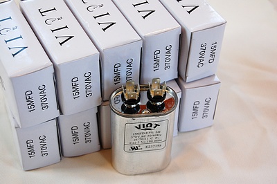Motor Start Run Capacitor Lot of 10 Caps 15 uFd Oval Shape 370V Long Life HVAC AC Part Replacement