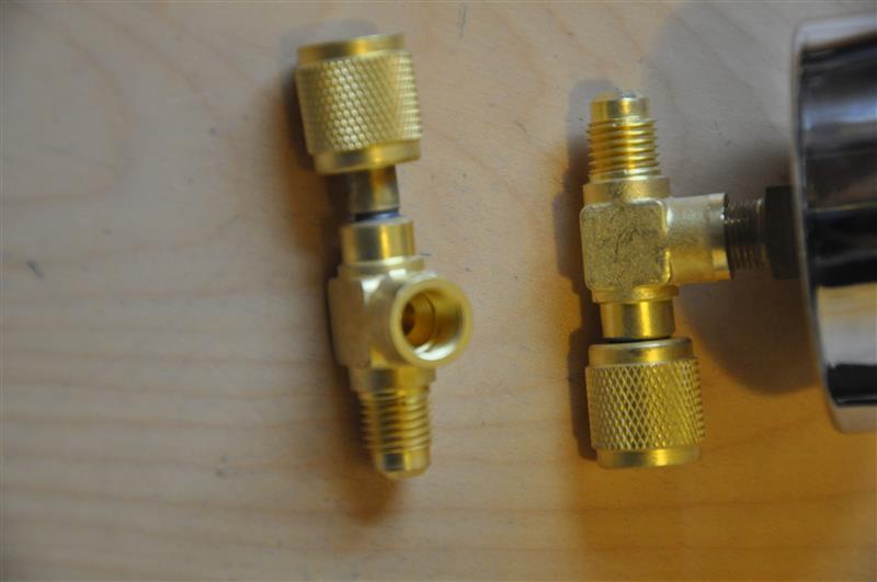 Tee-adapter Size: 1/4 FFL X 1/4 MFL X 1/8 FNPT for adding a vacuum Gauge at Pump