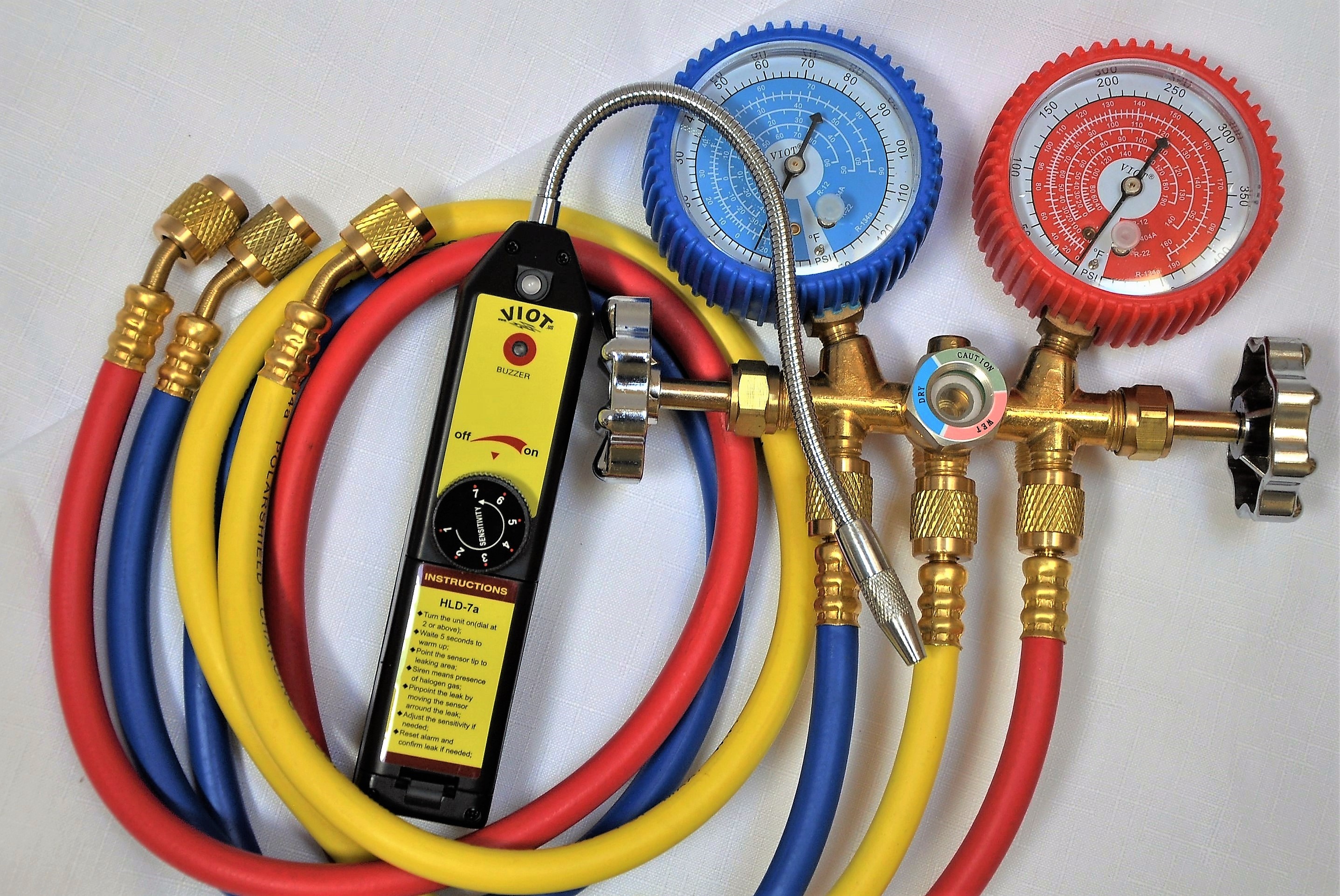 Tool Kit:Maifold gauge set Classic Brass GMac 3ft hoses and Refrigerant Leak Detector HLD7a R134a R2