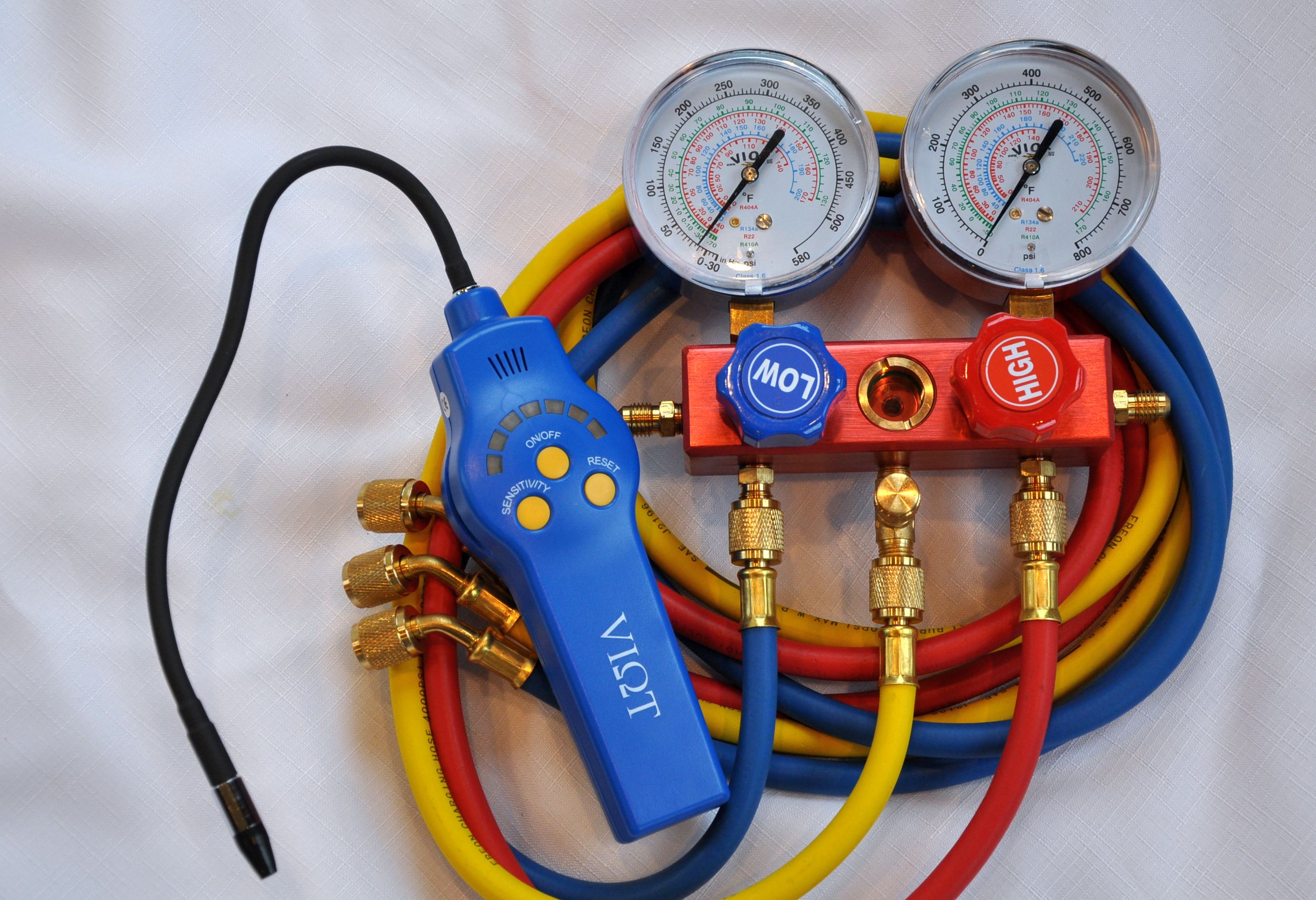 Tool Kit: Maifold gauge set for GM410a 5ft hose set and Refrigerant Leak Detector HLD9+ extra sensor