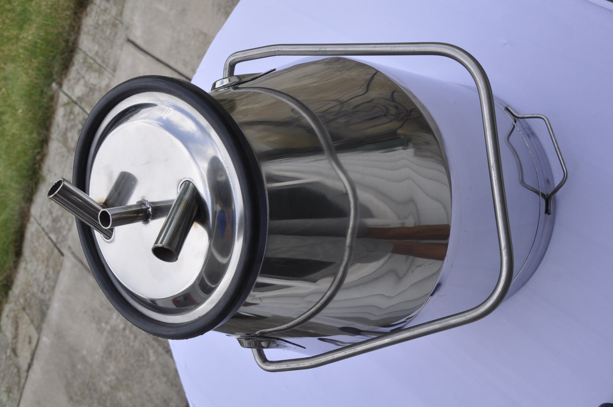 Cow Milker Bucket with lid and liner, 25 liter Made of Stainless steel 25 liter Capacity for Delaval