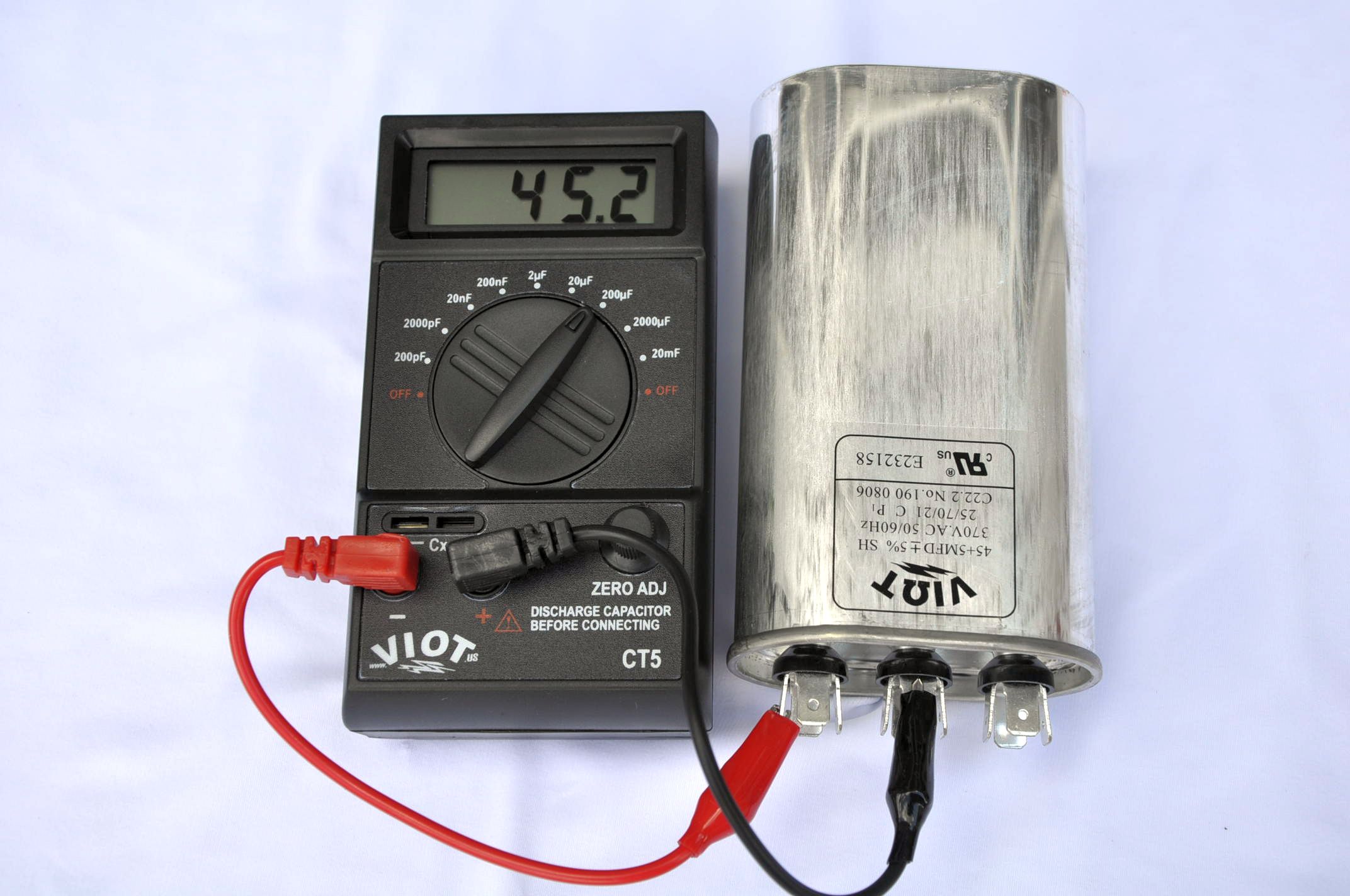 HoldPeak HP-36D Digital Capacitance Meter – 1999 Counts – 200pF–20mF – Handheld Tester