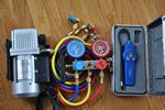 HVAC Field Service tool kit:Vacuum pump +Home Car AC R22 R134a Manifold Gauge Set +Port adapters quick couplers Can Tap